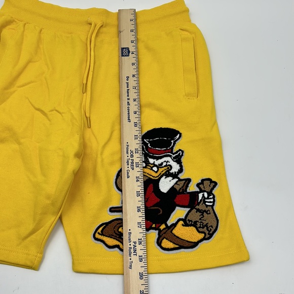 RAW OWN THE NOW MENS SIZE MEDIUM YELLOW GRAPHIC PATCH 3 POCKET SHORT - Picture 4 of 7